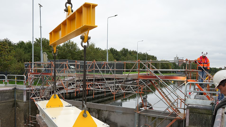 Van_den_Biggelaar_SluisdeurenHelmond_Vereniging_van Waterbouwers
